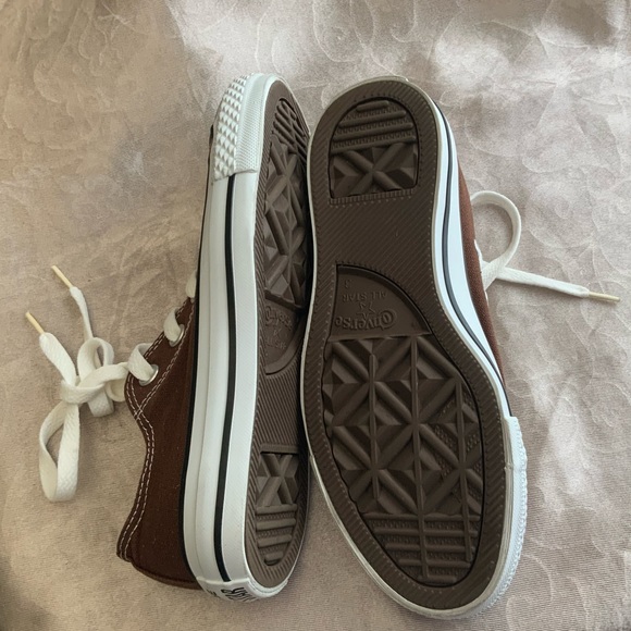 Brown Converse Size 3 Shoes - Picture 16 of 17